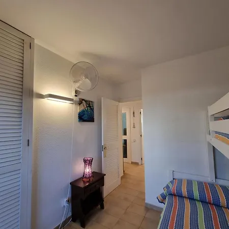 Apartamento Frente Al Mar Con Terraza Y Piscina Comunitaria En L'escala - Hisp-236-138 *