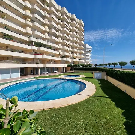 Frente Al Mar Con Terraza Y Piscina Comunitaria En L'escala - Hisp-236-138